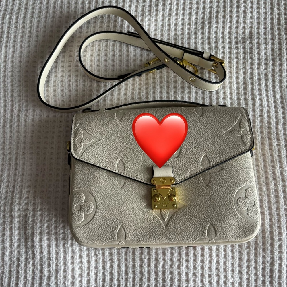 Cream and leopard print bag